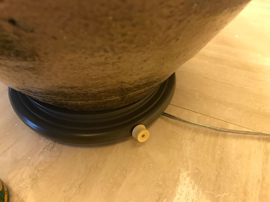 Green Pottery Table Lamp [Photo 7]