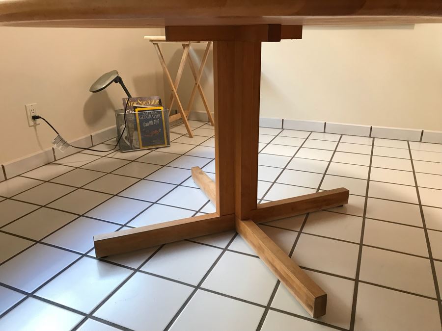 Round Oak Butcher Block Pedestal Table [Photo 5]