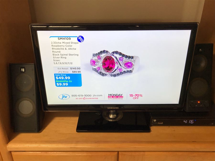 SAMSUNG 22” LED HDTV Model UN22D5000 With Logitech Speakers And Remote [Photo 1]