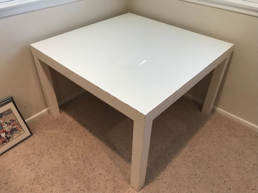 White Wooden Parsons Side Table [Photo 2]