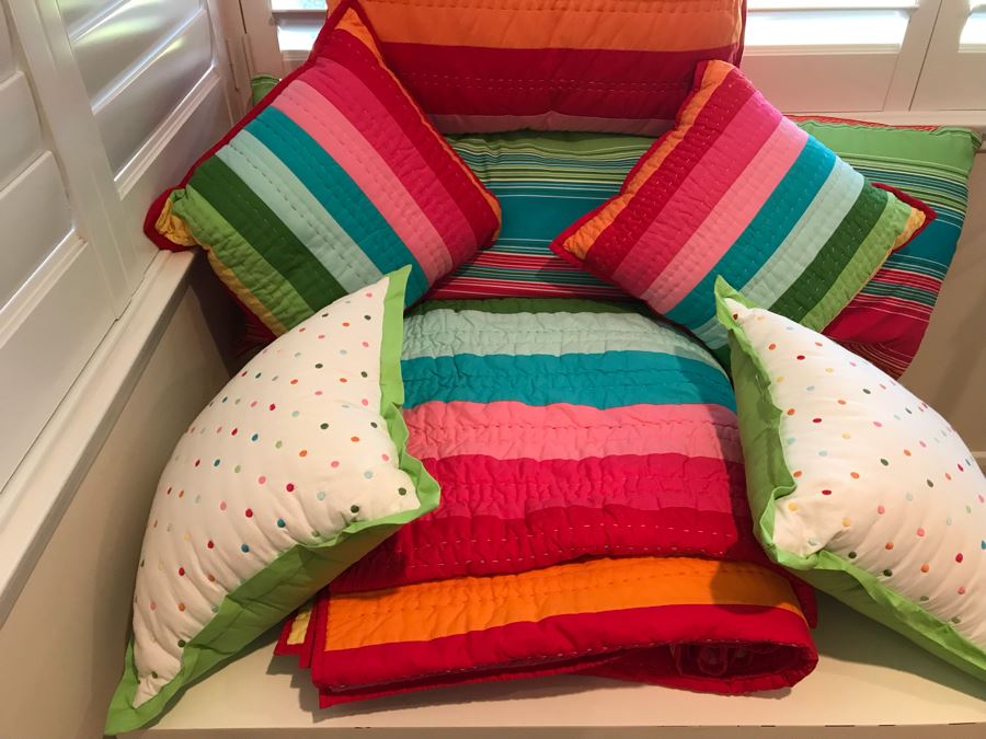 Bedding Lot With Queen Size Comforter (One Matching Pillow Not Shown In Photos) [Photo 4]