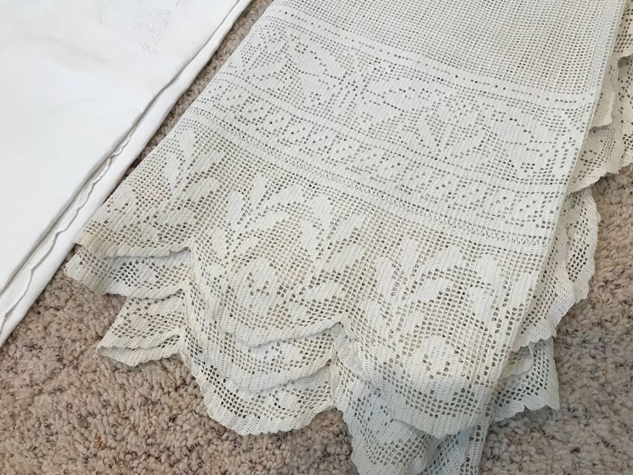 (4) Elegant Tablecloth Lot [Photo 3]