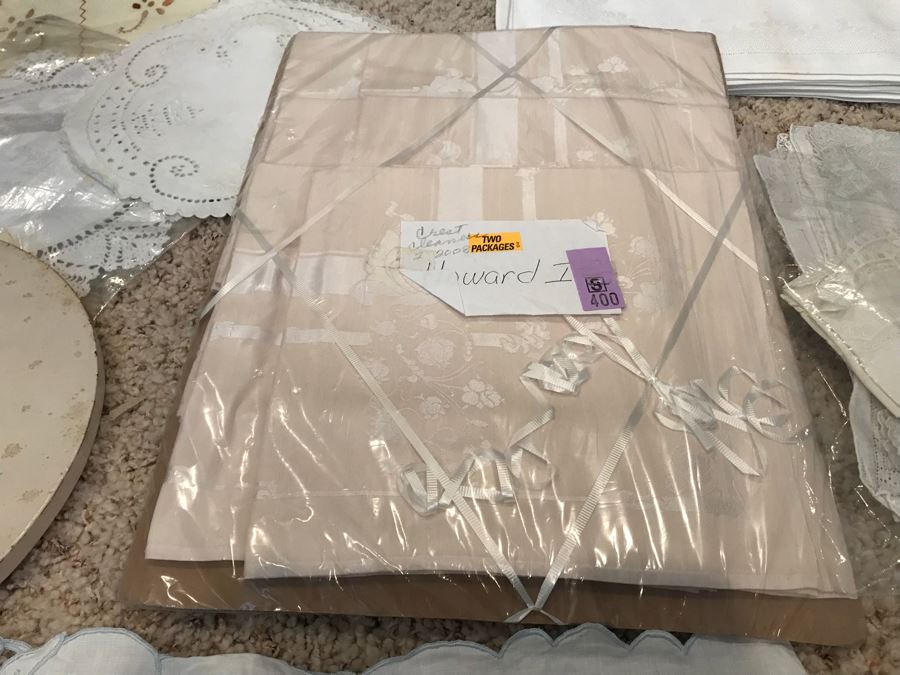 Huge Collection Of Vintage Linens [Photo 10]