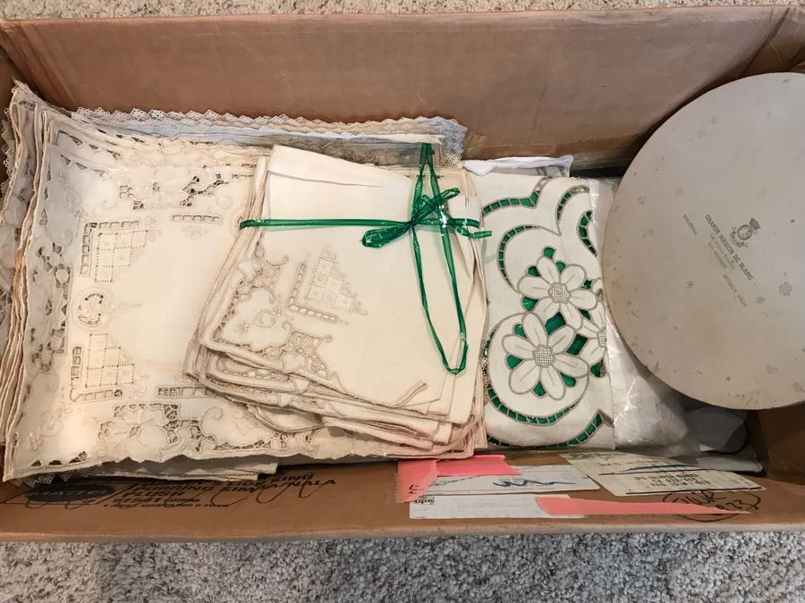 Huge Collection Of Vintage Linens [Photo 2]