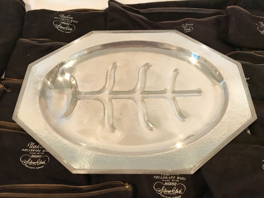 Pair Of Silverplate Serving Items And Lot Of Pacific Silver Cloth Bags [Photo 3]