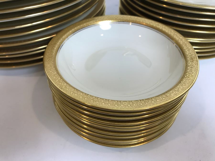 45 Piece Rosenthal Ivory Bavaria Premier Plates, Bowls, Creamer And Sugar [Photo 21]