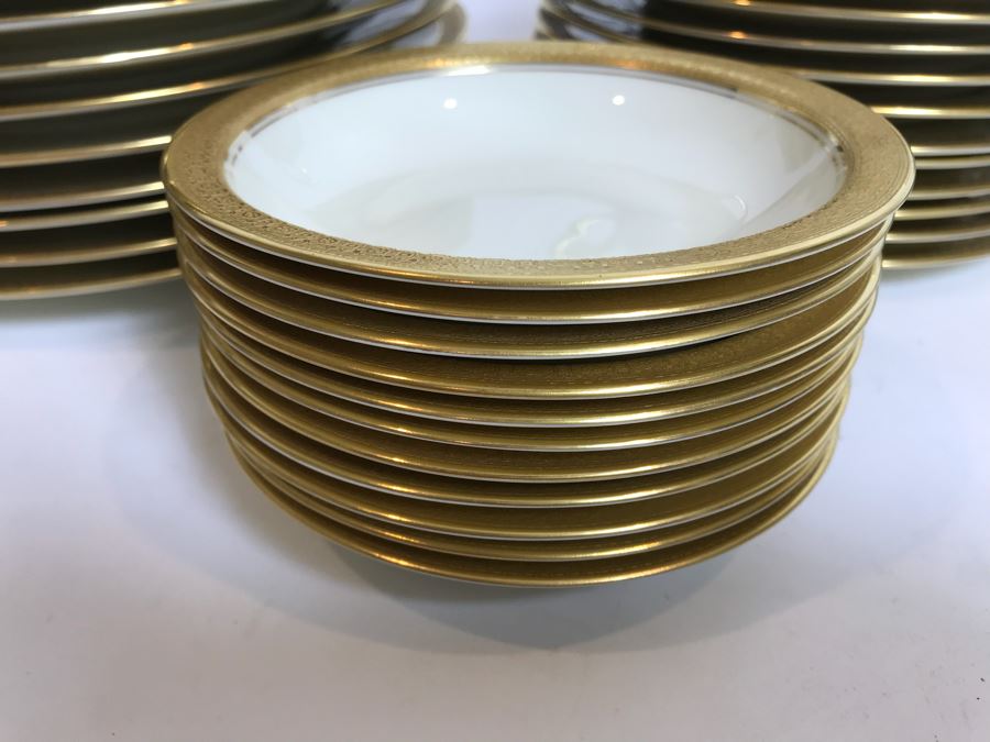45 Piece Rosenthal Ivory Bavaria Premier Plates, Bowls, Creamer And Sugar [Photo 20]