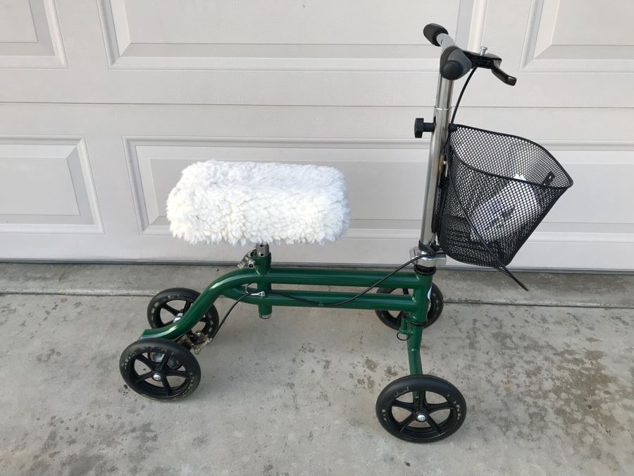 KneeRover Knee Scooter [Photo 2]