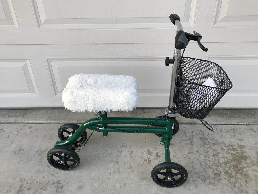 KneeRover Knee Scooter [Photo 3]