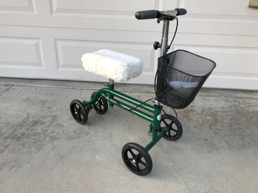 KneeRover Knee Scooter [Photo 6]