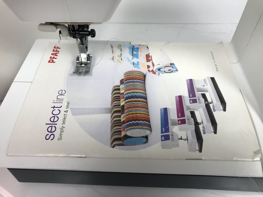 JUST ADDED - PFAFF Select 4.0 Sewing Machine Select Line [Photo 6]