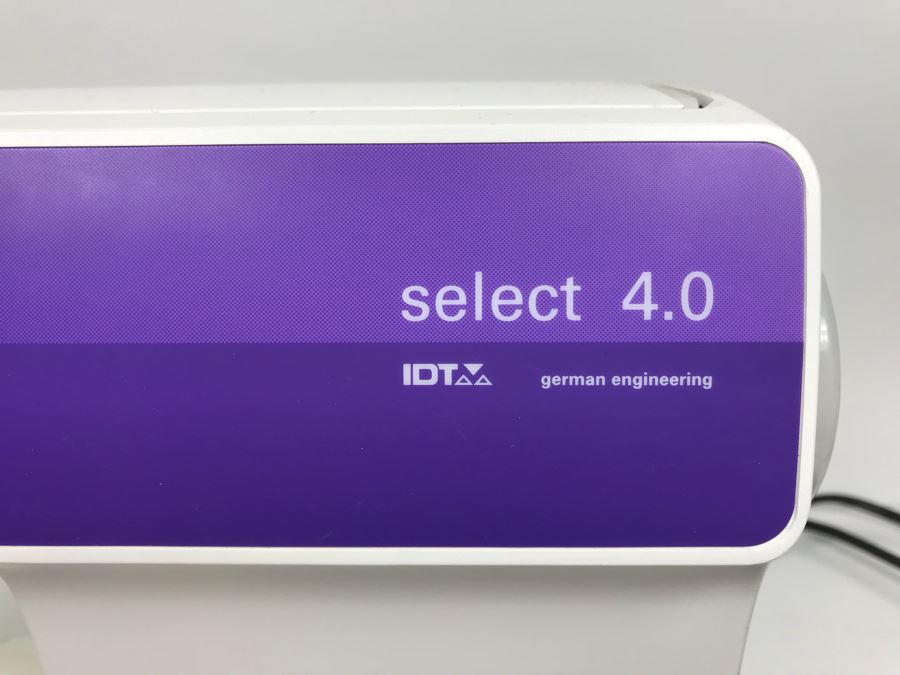 JUST ADDED - PFAFF Select 4.0 Sewing Machine Select Line [Photo 4]