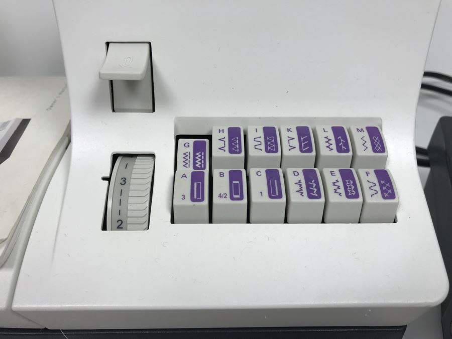 JUST ADDED - PFAFF Select 4.0 Sewing Machine Select Line [Photo 7]