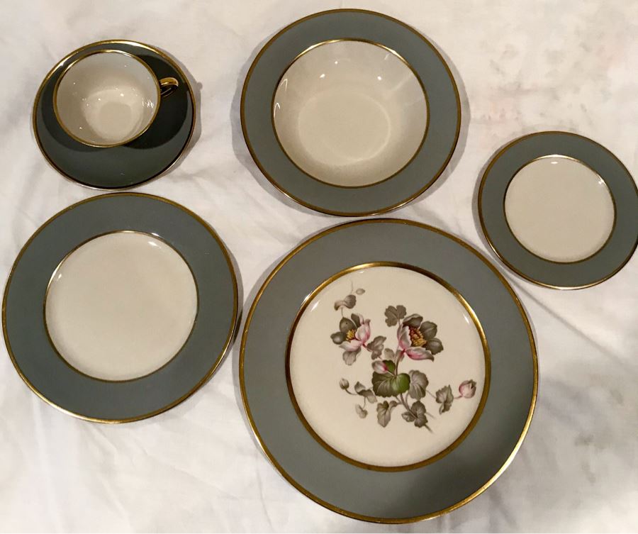74 Piece Flintridge China Set - See Description For Breakdown [Photo 2]