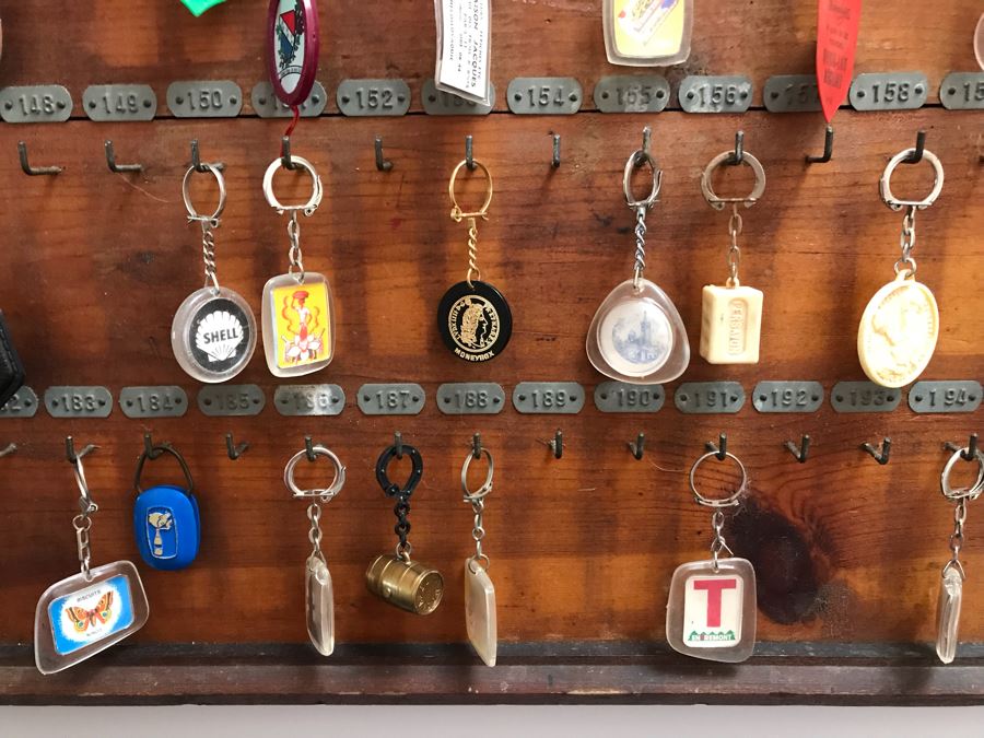 Vintage Wall Mounted Wooden Key Rack With Metal Numbered Name Tags