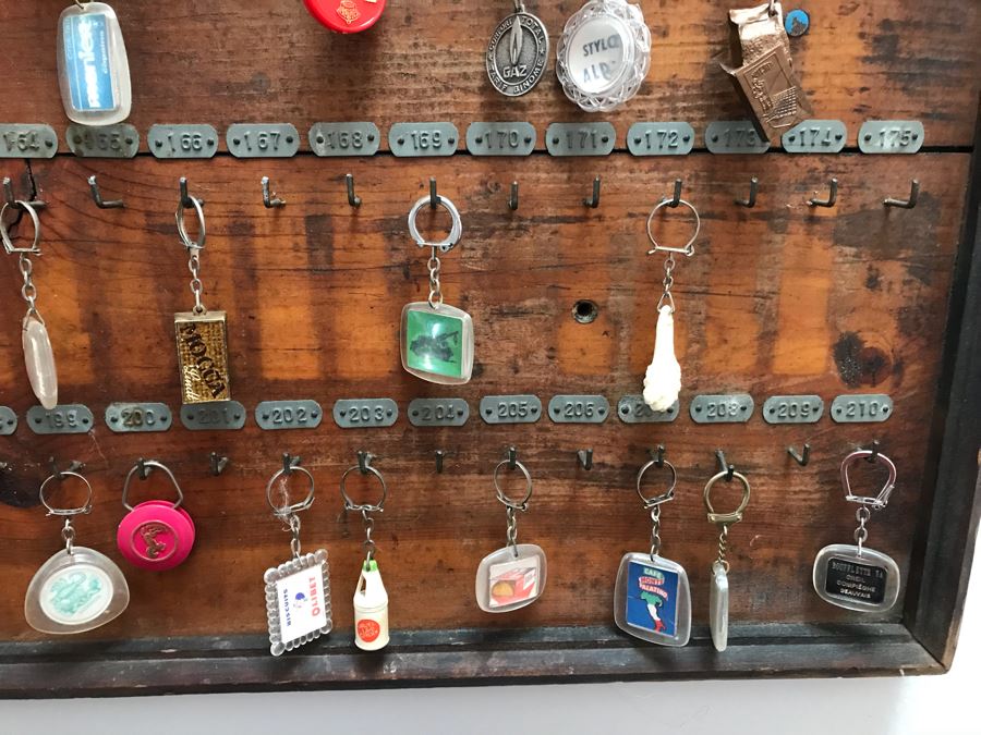 Vintage Wall Mounted Wooden Key Rack With Metal Numbered Name Tags