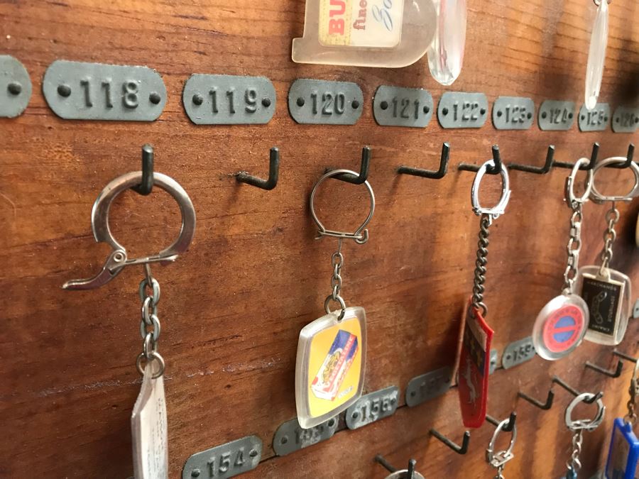 Vintage Wall Mounted Wooden Key Rack With Metal Numbered Name Tags