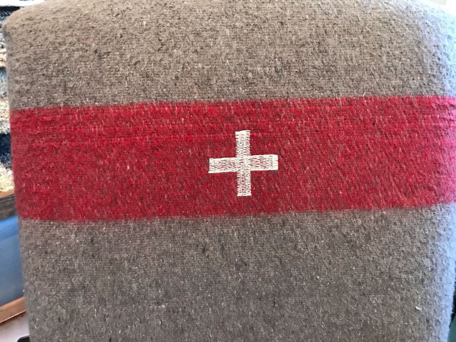 Set Of (4) Designer Upholstered Dining Chairs With Queen Anne Legs [Photo 10]