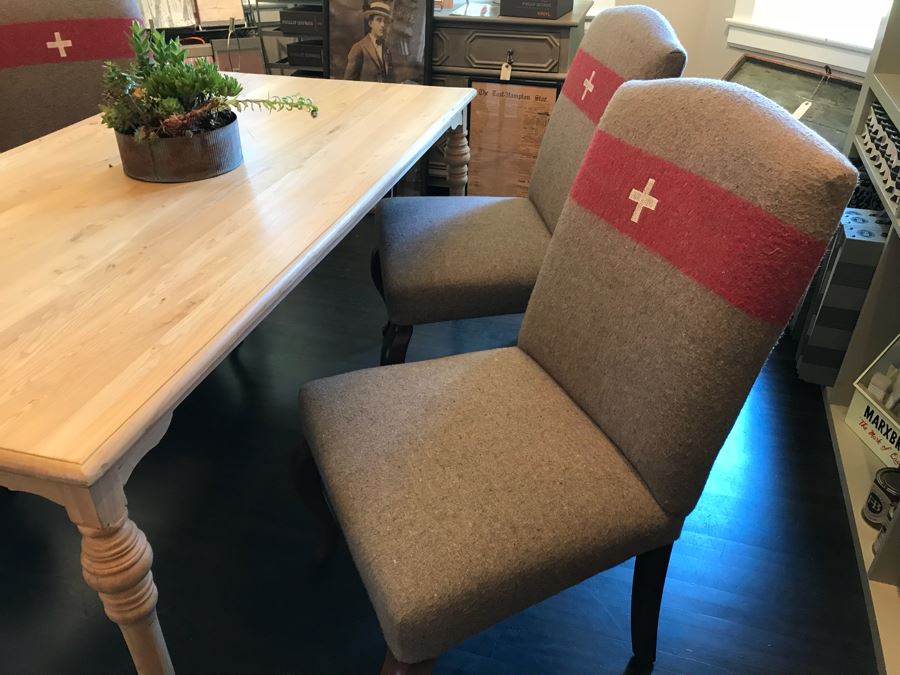 Set Of (4) Designer Upholstered Dining Chairs With Queen Anne Legs [Photo 5]