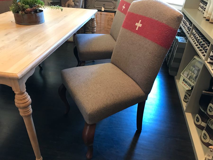 Set Of (4) Designer Upholstered Dining Chairs With Queen Anne Legs [Photo 7]