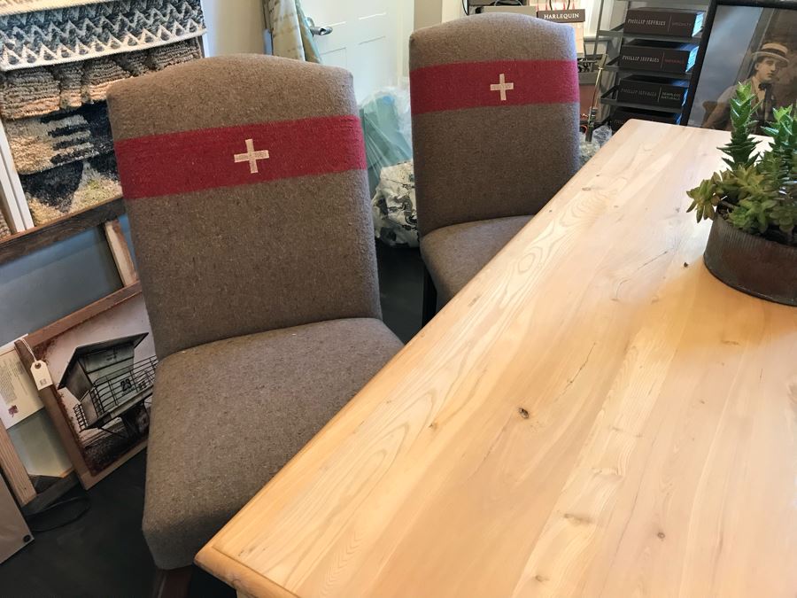 Set Of (4) Designer Upholstered Dining Chairs With Queen Anne Legs [Photo 6]