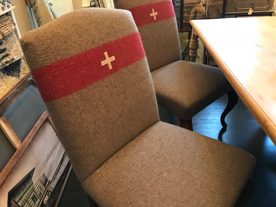 Set Of (4) Designer Upholstered Dining Chairs With Queen Anne Legs [Photo 3]