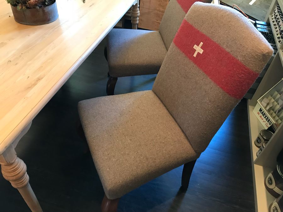 Set Of (4) Designer Upholstered Dining Chairs With Queen Anne Legs [Photo 8]