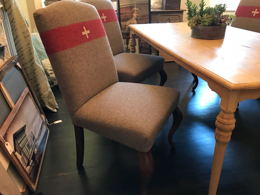 Set Of (4) Designer Upholstered Dining Chairs With Queen Anne Legs [Photo 2]