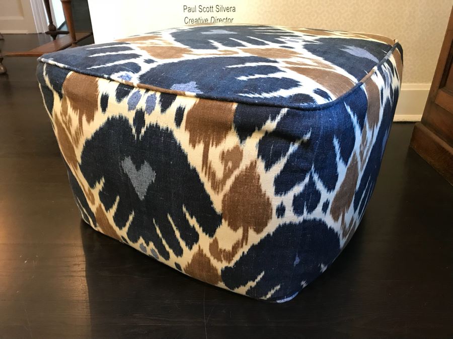 Upholstered Ottoman [Photo 5]