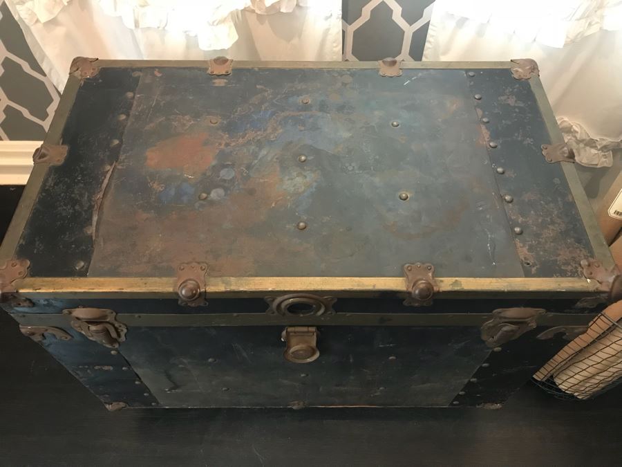 Vintage Steamer Trunk On Casters Coffee Side Table [Photo 4]
