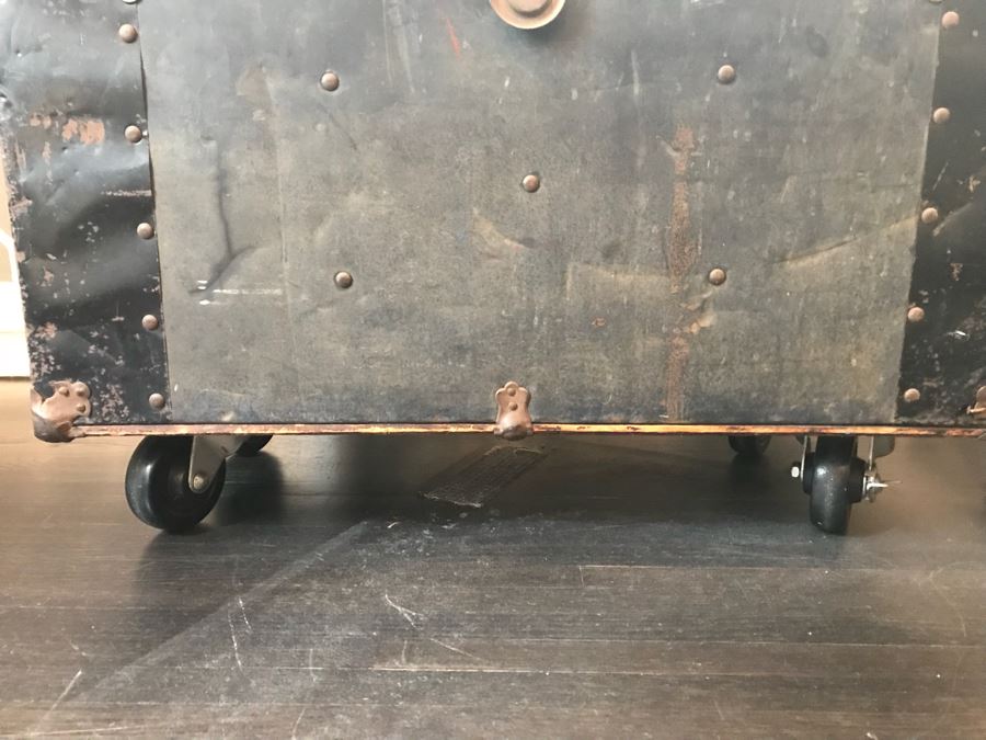 Vintage Steamer Trunk On Casters Coffee Side Table [Photo 3]