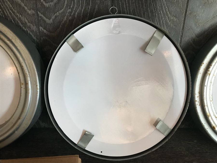 Set Of (4) Metal Framed Tin Letters [Photo 8]