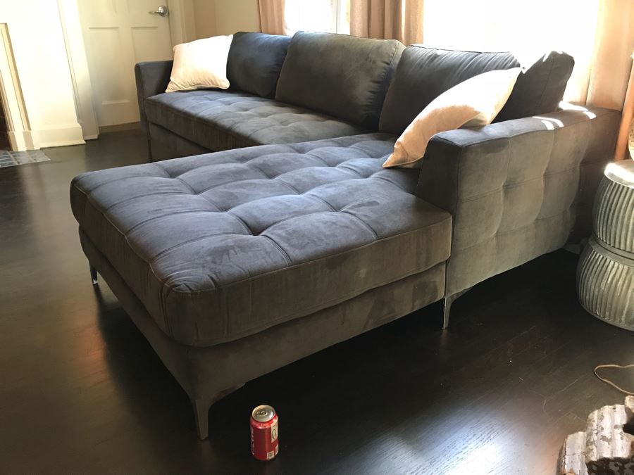 Nice Modern Upholstered Sectional Sofa With Chrome Legs 70' X 115' [Photo 5]