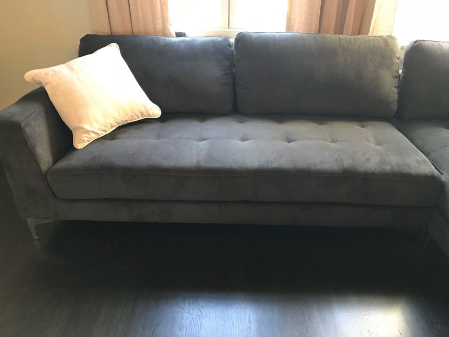 Nice Modern Upholstered Sectional Sofa With Chrome Legs 70' X 115'