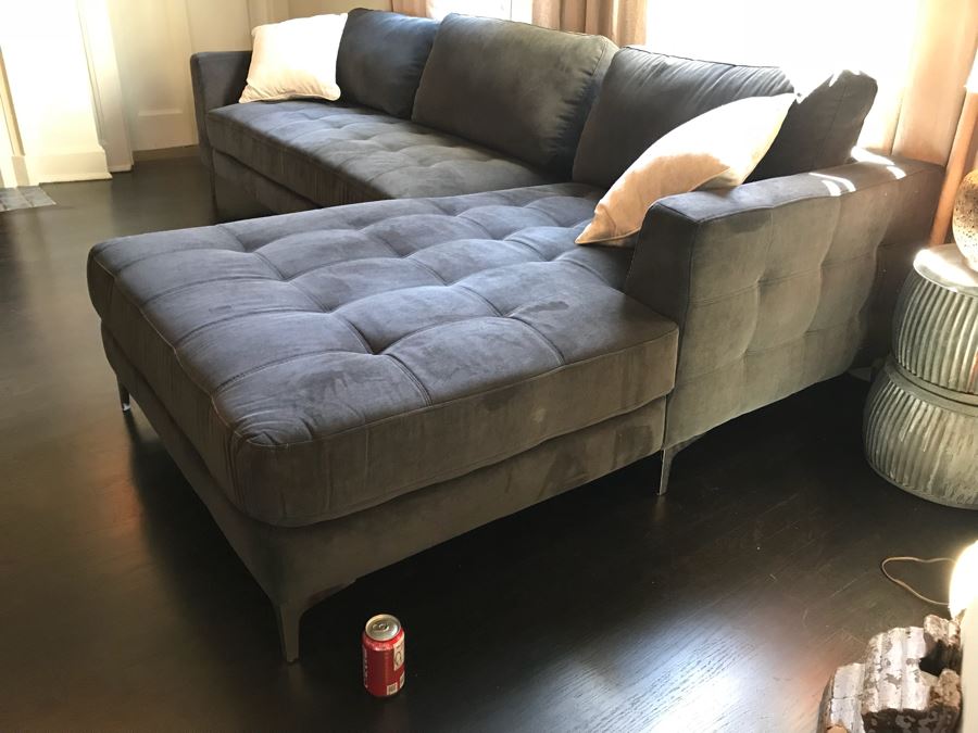 Nice Modern Upholstered Sectional Sofa With Chrome Legs 70' X 115' [Photo 4]