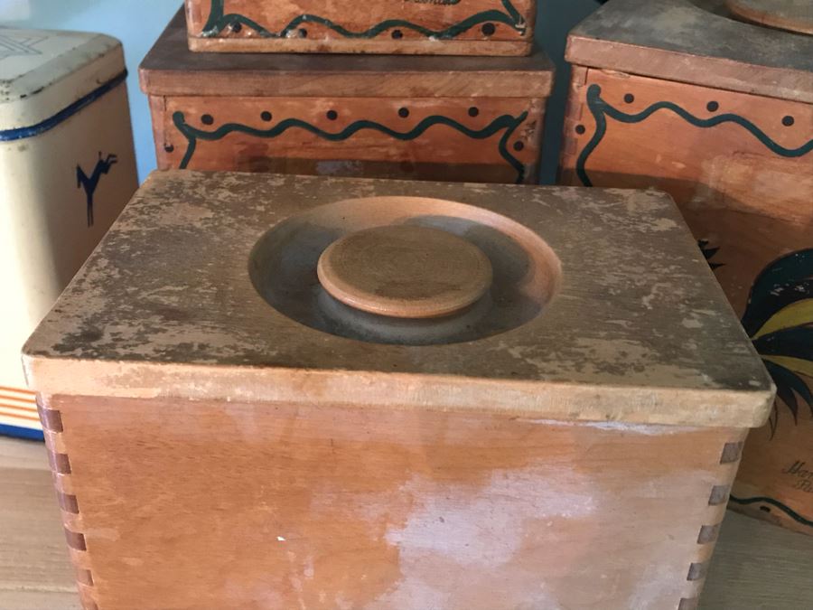 Vintage Wooden Hand Painted Rooster Nesting Boxes And (3) Vintage Tin Canisters [Photo 8]