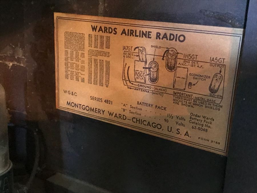 Vintage Montgomery Wards Airline Radio Needs Servicing [Photo 9]