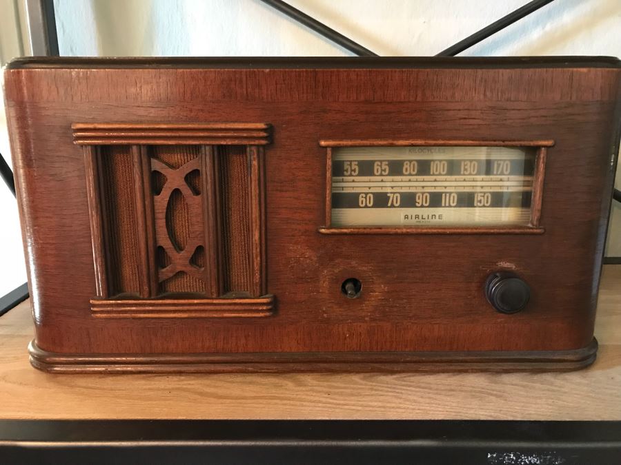 Vintage Montgomery Wards Airline Radio Needs Servicing