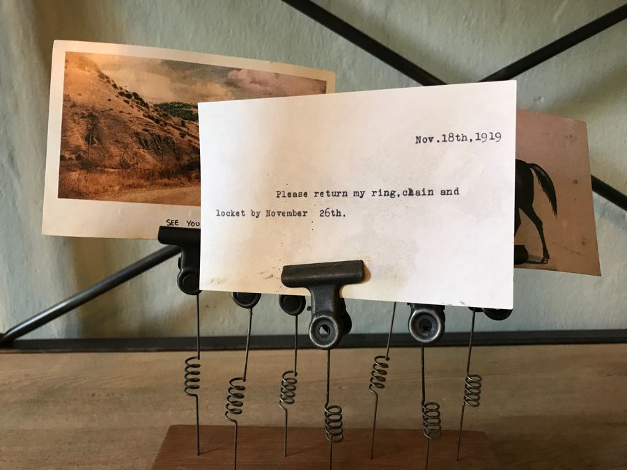 Note Display Stand With Metal Clips And Wooden Base And (3) Postcards [Photo 6]
