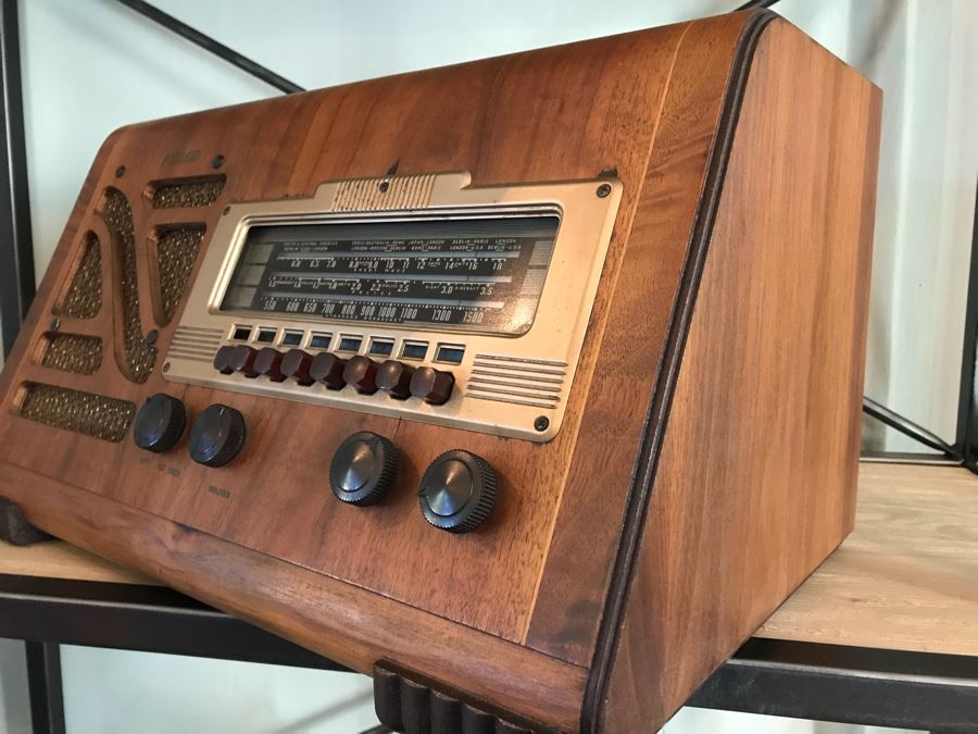 Vintage PHILCO Tube Radio Built To Receive Television Sound Needs Servicing