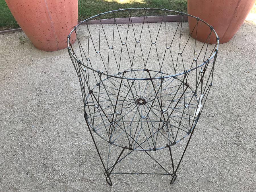 Collapsible Wire Frame Basket