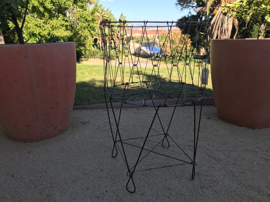 Collapsible Wire Frame Basket [Photo 6]