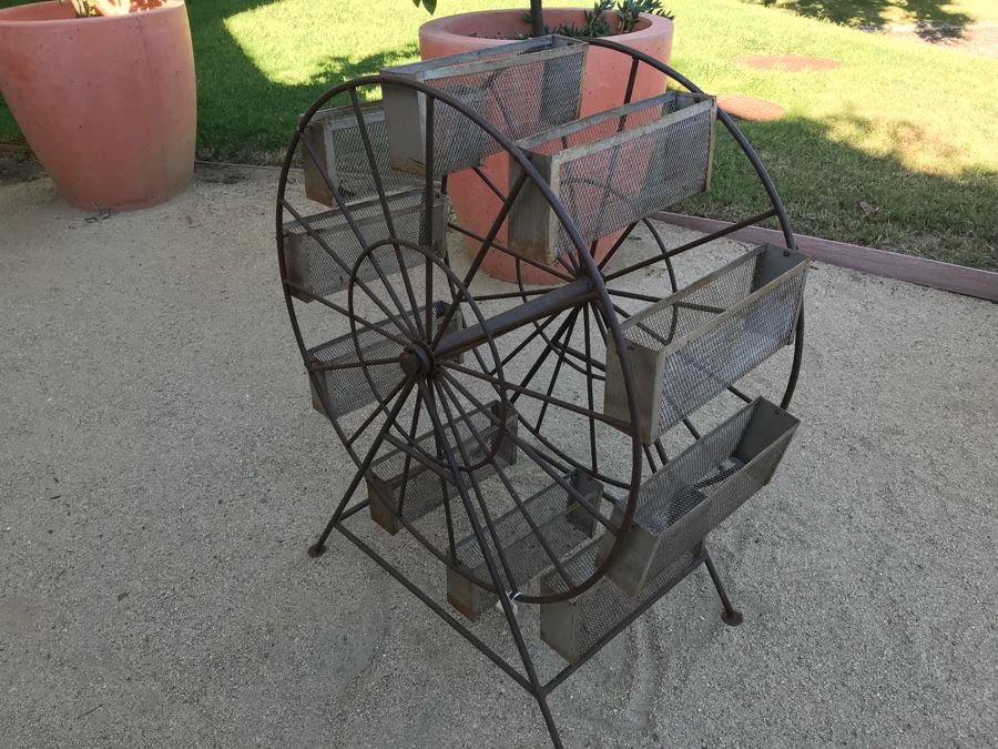 Large Metal Carousel Planter [Photo 11]
