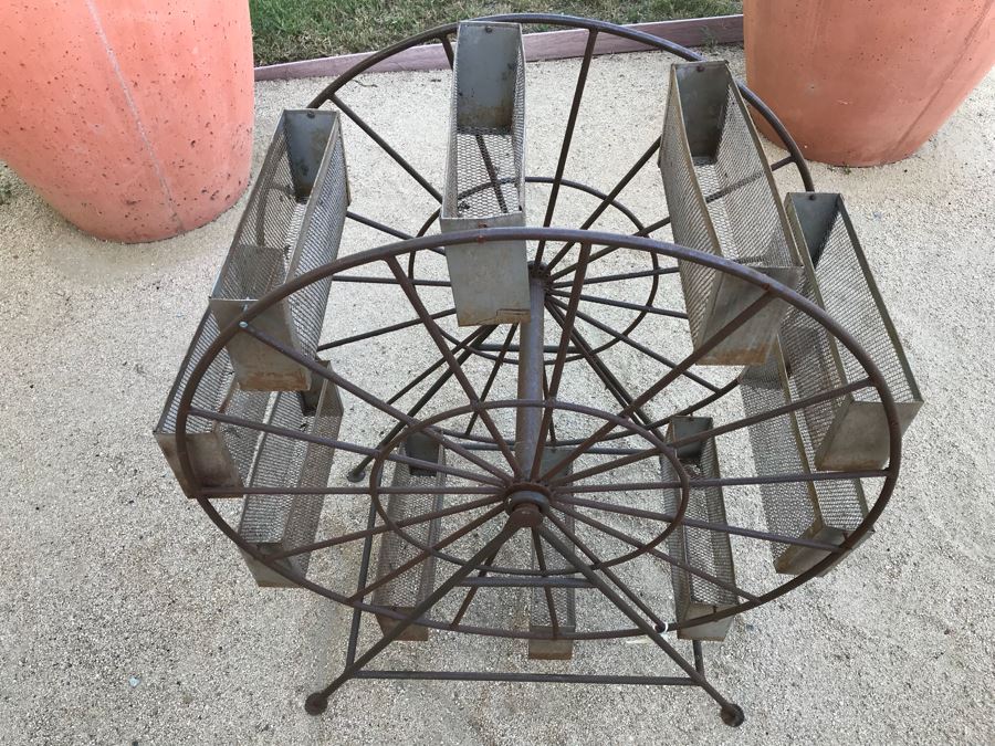 Large Metal Carousel Planter [Photo 7]