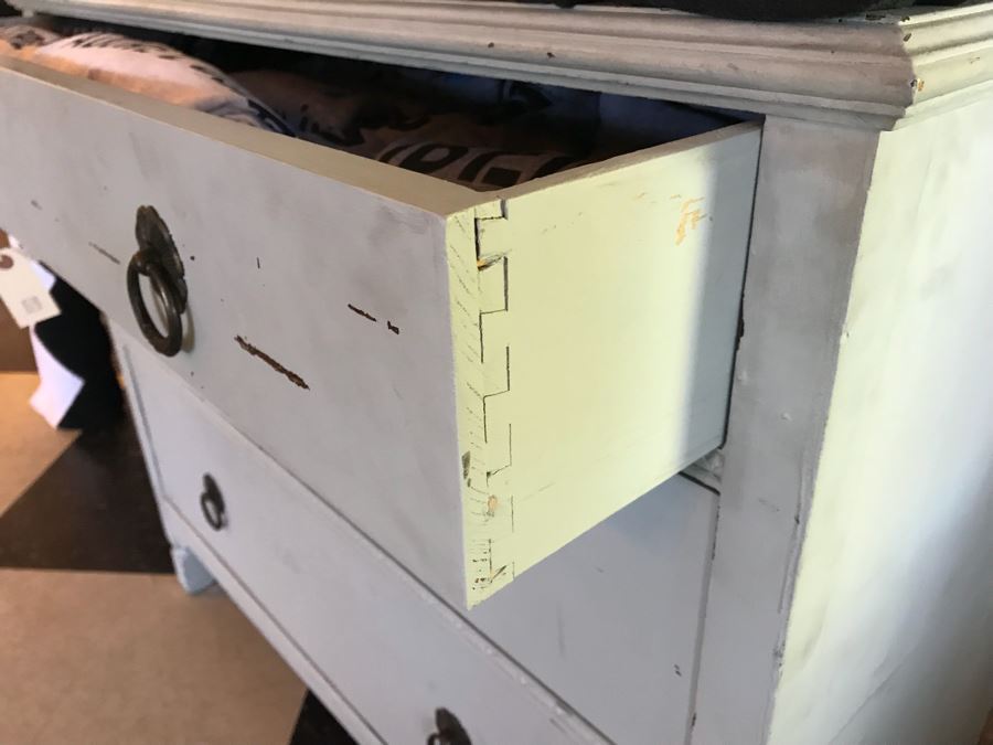 Vintage Painted Shabby Chic 3-Drawer Chest Of Drawers Dresser [Photo 6]