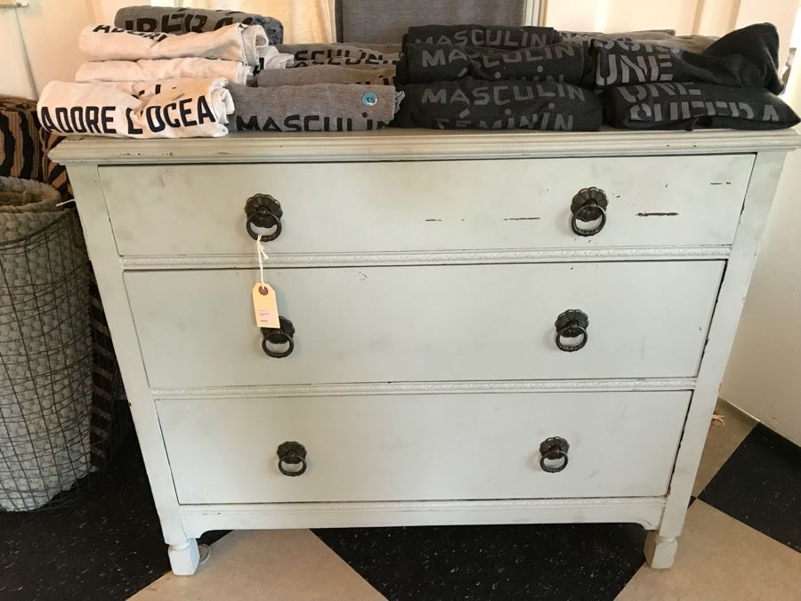 Vintage Painted Shabby Chic 3-Drawer Chest Of Drawers Dresser [Photo 2]