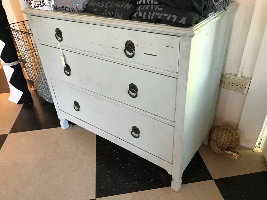 Vintage Painted Shabby Chic 3-Drawer Chest Of Drawers Dresser [Photo 3]
