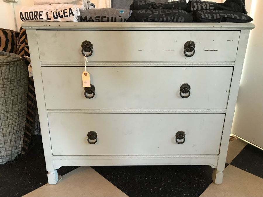 Vintage Painted Shabby Chic 3-Drawer Chest Of Drawers Dresser [Photo 1]