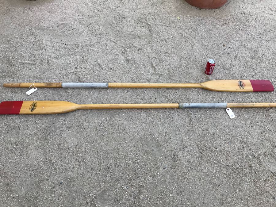 Pair Of Wall Mountable Vintage Rowboat Oars Feather Brand Caviness Woodworking Co [Photo 3]