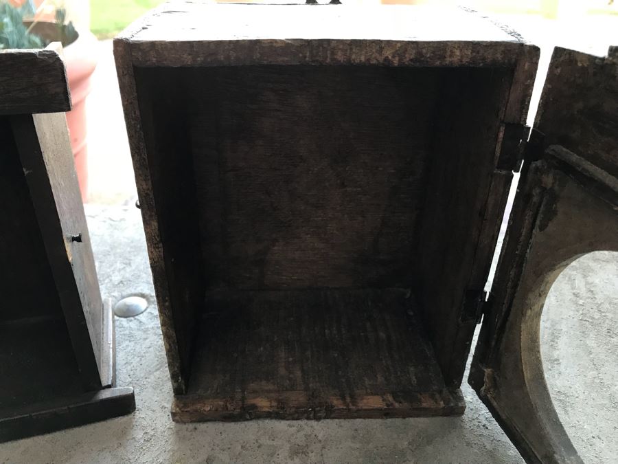 Pair Of Vintage Wooden Wall Mounted Display Boxes [Photo 15]